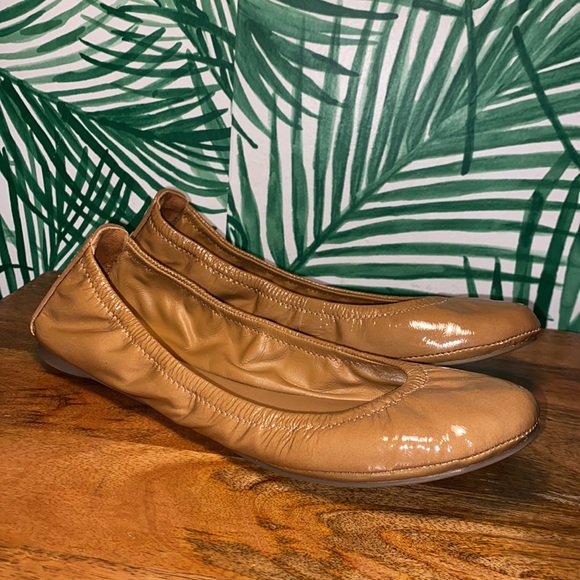 Tory Burch Eddie Tan Patent Leather Slip On Ballet Flats Women’s 8 M - Picture 2 of 10